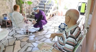 ESDEM’den vatandaşlara temizlik hizmeti