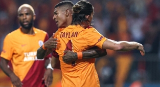 Galatasaray, UEFA Avrupa Ligi'nde gruplara kaldı