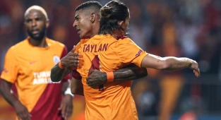 Galatasaray, UEFA Avrupa Ligi'nde gruplara kaldı