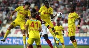 Göztepe,Sivaspor deplasmanından 1 puanla dönüyor