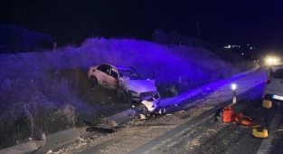 İki otomobil çarpıştı: 1 ölü, 3 yaralı