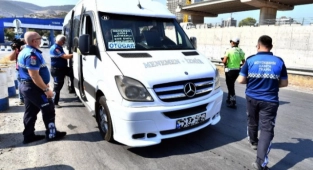 İzmir Büyükşehir Belediyesi’nden trafik kazalarına karşı denetim