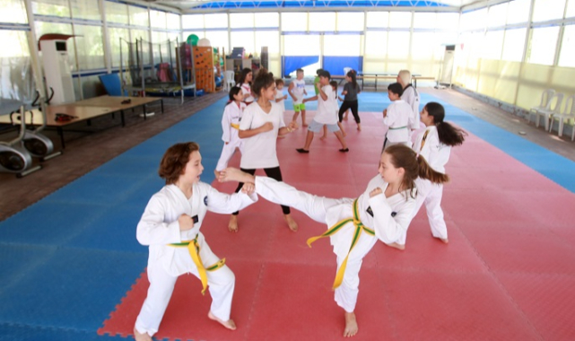 Karabağlar’da dolu dolu spor