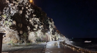 Karaburun’un yeni cazibe merkezi: Karayelaltı