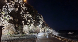 Karaburun’un yeni cazibe merkezi: Karayelaltı
