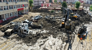 Karadeniz'deki sel felaketinde can kaybı 74'e yükseldi