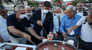 Karşıyaka’da aşure bereketi