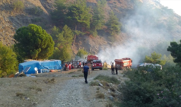 Manisa'da ağılda çıkan yangın kontrol altına alındı