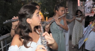 Piyano ve flütün muhteşem armonisi Karaburun’da buluştu