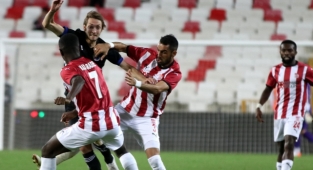 Sivasspor turu zora soktu