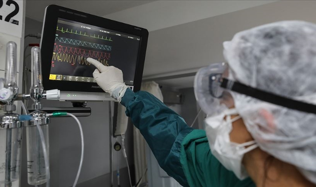 Türkiye'de 17 bin 332 kişinin Kovid-19 testi pozitif çıktı
