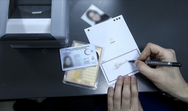 Türkiye nüfusunun yaklaşık yüzde 80'i çipli kimlik kartına geçti