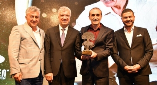 Ağaçtan Dervişe” Narlıdere’de gala yaptı!