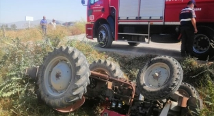 Aydın'da devrilen traktörün sürücüsü yaralandı