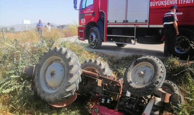 Aydın'da devrilen traktörün sürücüsü yaralandı
