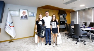 Başkan Sandal Bayraklı’nın Gururu İlkim’e Sahip Çıktı