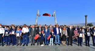 Başkan Soyer’den özlük hakları konusunda destek