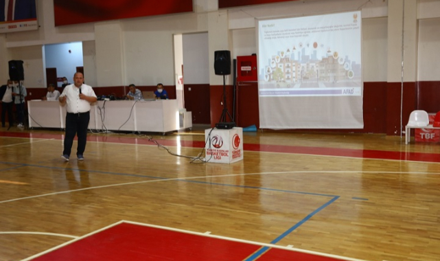 Bayraklı Belediyesi Çalışanlarına Temel Afet Bilinci Eğitimi
