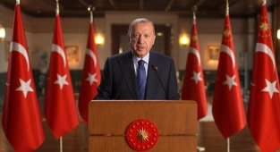 Daha müreffeh bir dünya bırakmak hepimizin ortak görevi.