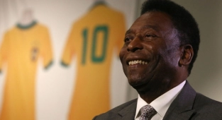 Efsane futbolcu Pele yoğun bakım ünitesinden çıkarıldı