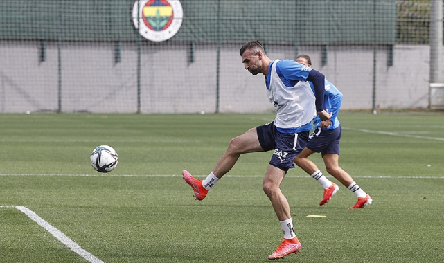 Fenerbahçe'de Serdar Dursun takımla çalışmalara başladı