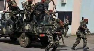 Gine'de askerler devlet televizyonundan darbe açıklaması yaptı