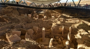 Göbeklitepe'deki dikili taşın kopyasının BM yerleşkesinde sergilenmesi Şanlıurfa'ya ilgiyi artıracak