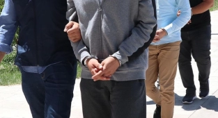 İstanbul'daki FETÖ operasyonunda 6 emniyet mensubu gözaltına alındı