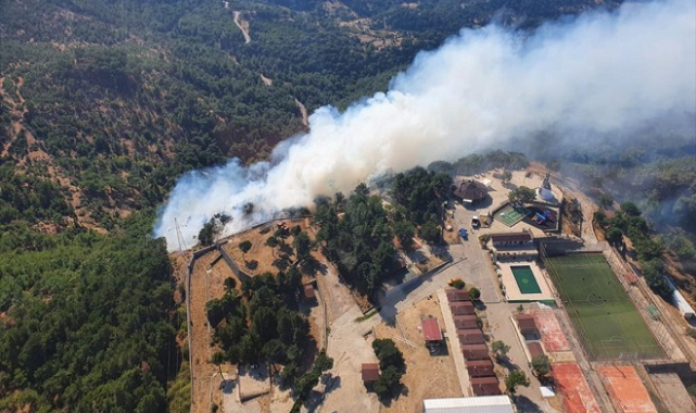 İzmir'de ormanlık alanda çıkan yangın kontrol altına alındı