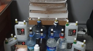 İzmir'de sahte içki ve sigara operasyonu