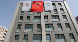 İzmir'deki deprem konutları teslim ediliyor