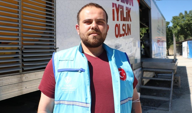 İzmir'den Bozkurt'a gelen gönüllü bir aydır gece gündüz çalışıyor