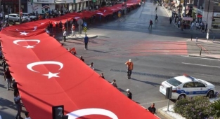 İzmir'in düşman işgalinden kurtuluşunun 99'uncu yıl dönümü coşkuyla kutlandı