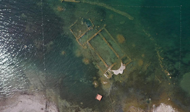İznik Gölü'nün bazı bölümlerinde su kıyıdan 30 metre çekildi