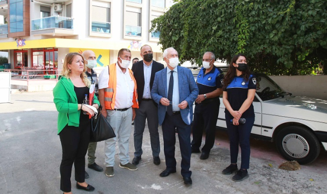 Kamusal alanda kalan yapıların yıkımları devam ediyor.