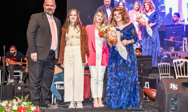 Menemen Barış Şarkılarıyla Yankılandı