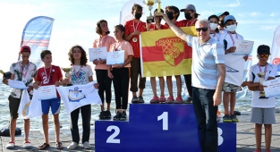 Narlıdere’de yelkenler ‘kurtuluşa’ açıldı