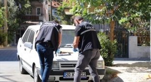 Okul önünde kavga 1 yaralı