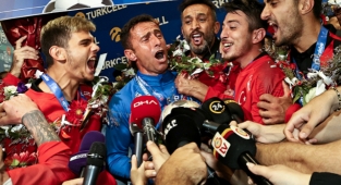 Şampiyonlar En İyi Şekilde Karşılandılar!