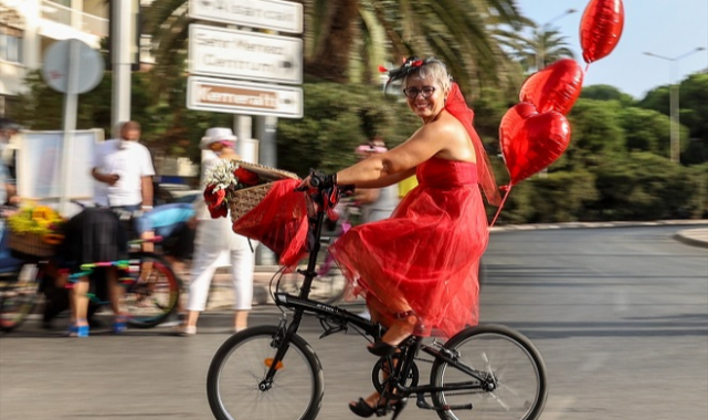 "Süslü Kadınlar Bisiklet Turu"nun 9'uncusu yapıldı