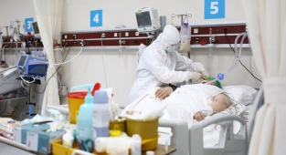 Türkiye'de 23 bin 914 kişinin Kovid-19 testi pozitif çıktı