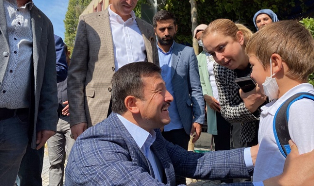AK Partili Dağ, Bornova'da esnafla bir araya geldi