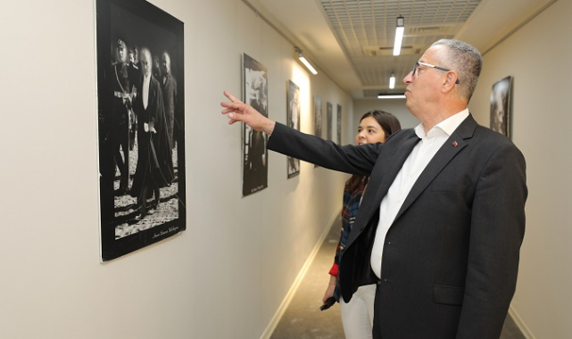 Atatürk’ün fotoğrafları Gaziemir’de