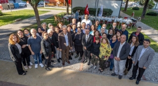 Başkan Soyer depremzedelerle buluştu