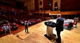 Başkan Tunç Soyer iklim çalıştayında konuştu