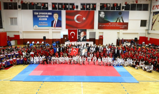 Bayraklı’da Kış Spor Okulları Coşkuyla Açıldı