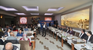 Bergama'da "istişare ve vefa" toplantısı yapıldı