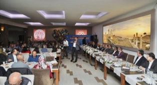 Bergama'da "istişare ve vefa" toplantısı yapıldı
