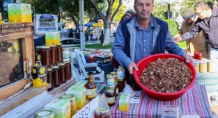 Buca’da köylüden halka satış pazarı