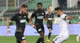 Denizlispor kendi evinde puan verdi
